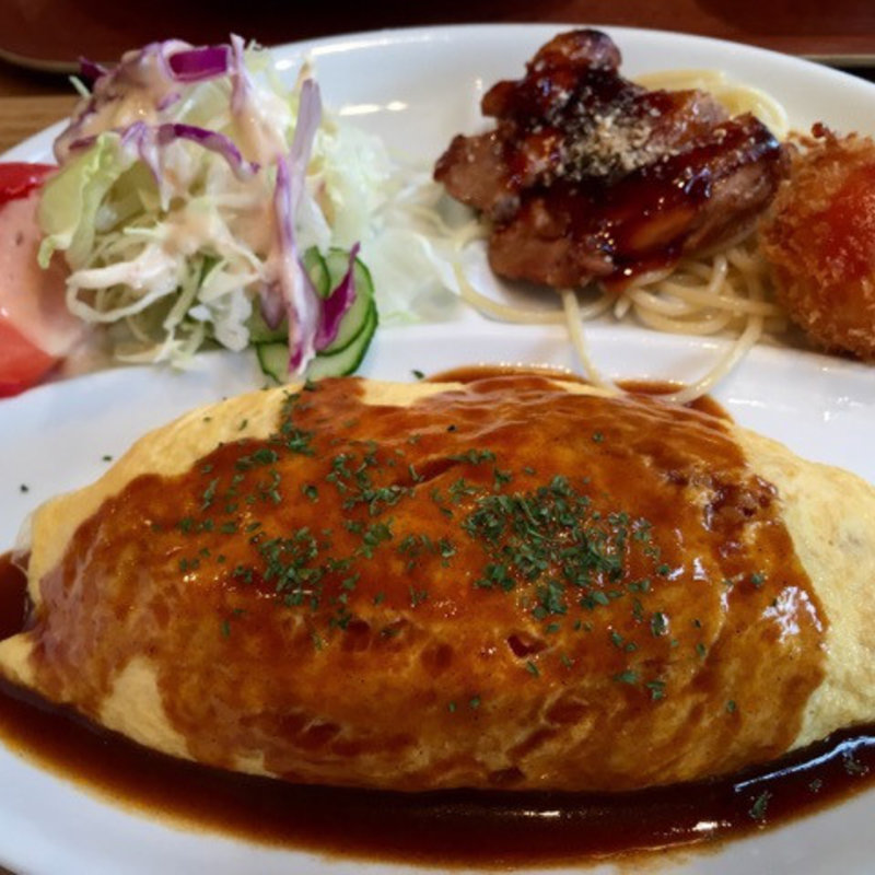 オムライスセット(ランチと洋菜の店 ＲＯＲＯ)