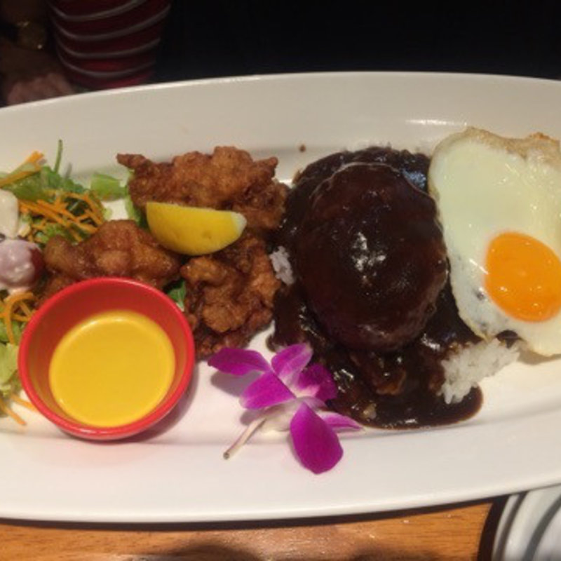 ロコモコと餅粉チキンプレート(RRainbow ららぽーと富士見（ダブルレインボー）)