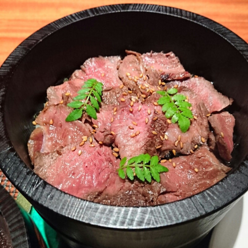 大阪でグルメ観光はいかが 満腹になれる絶品肉丼特集 Sarah サラ 料理メニューから探せるグルメサイト