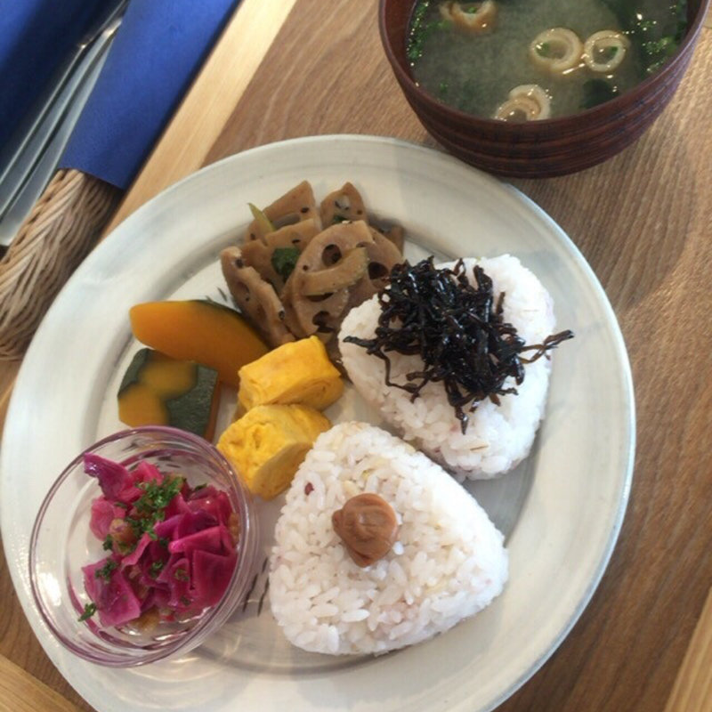 おにぎりプレート(Saturday AND READY)