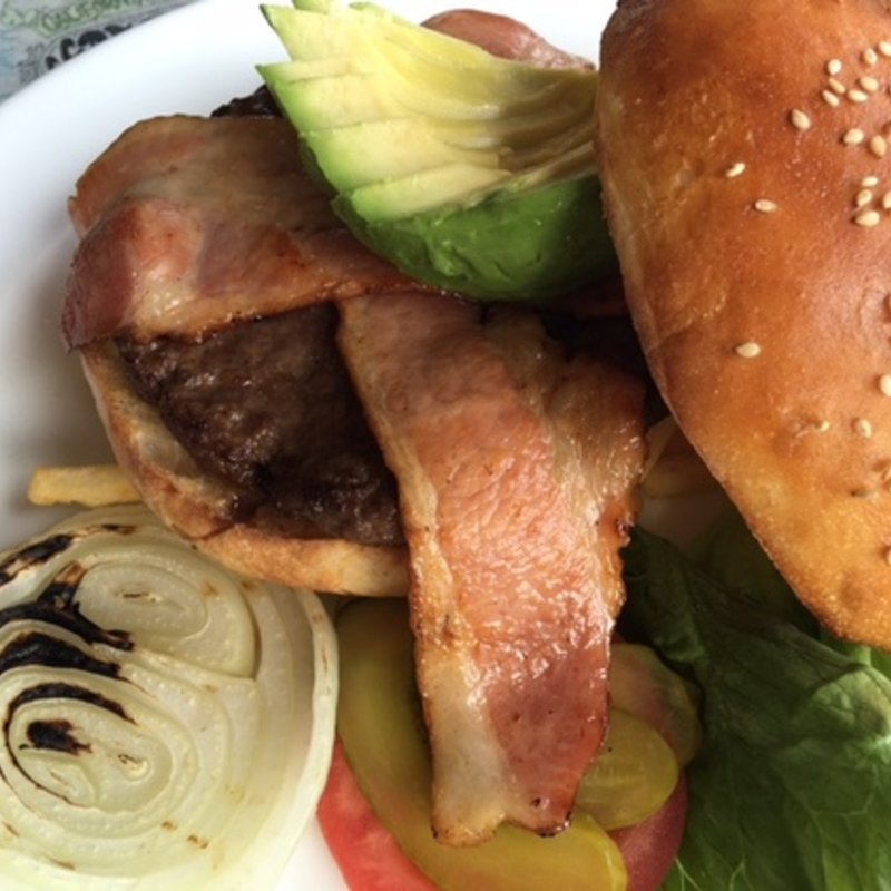 アボカドとベーコンバーガー(Seedless Bar)