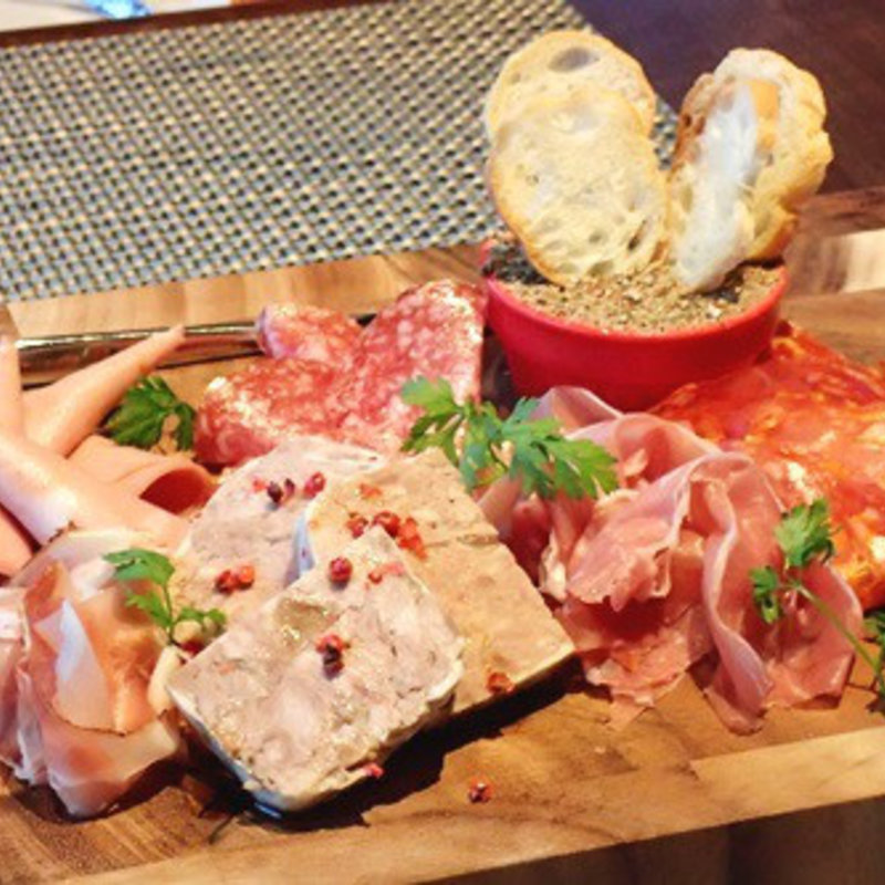 シャルキュトリー盛り合わせ （Ｆｏｒ Ｔｗｏ）(SIX MARS （シックスマーズ）)