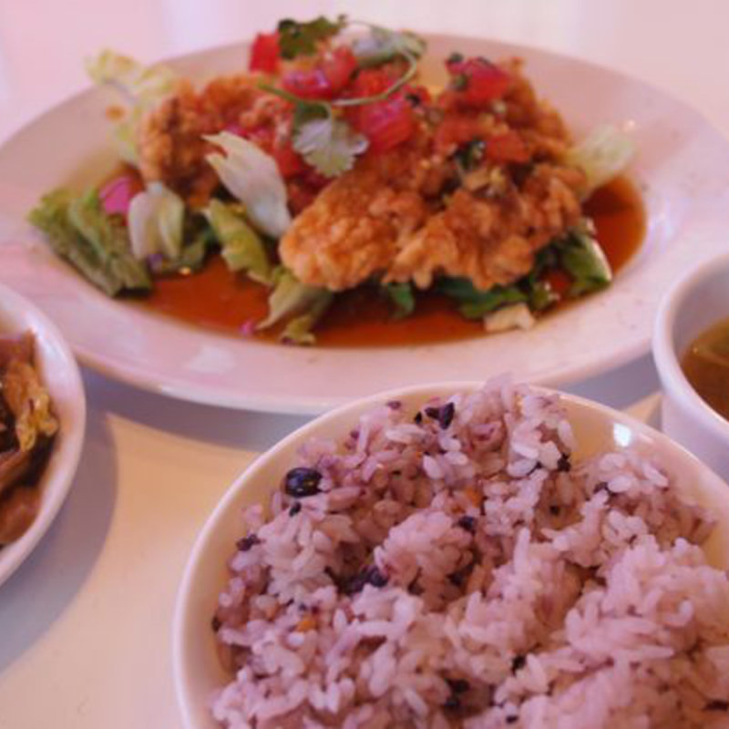 ランチ（油淋鶏、杏仁豆腐）(SO TIRED （ソー・タイアード）)