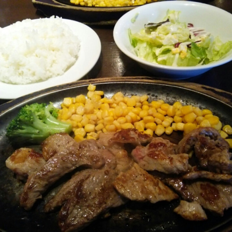 オーストリア産ブツ切りサーロインステーキランチ(steak&cafe kennedy)