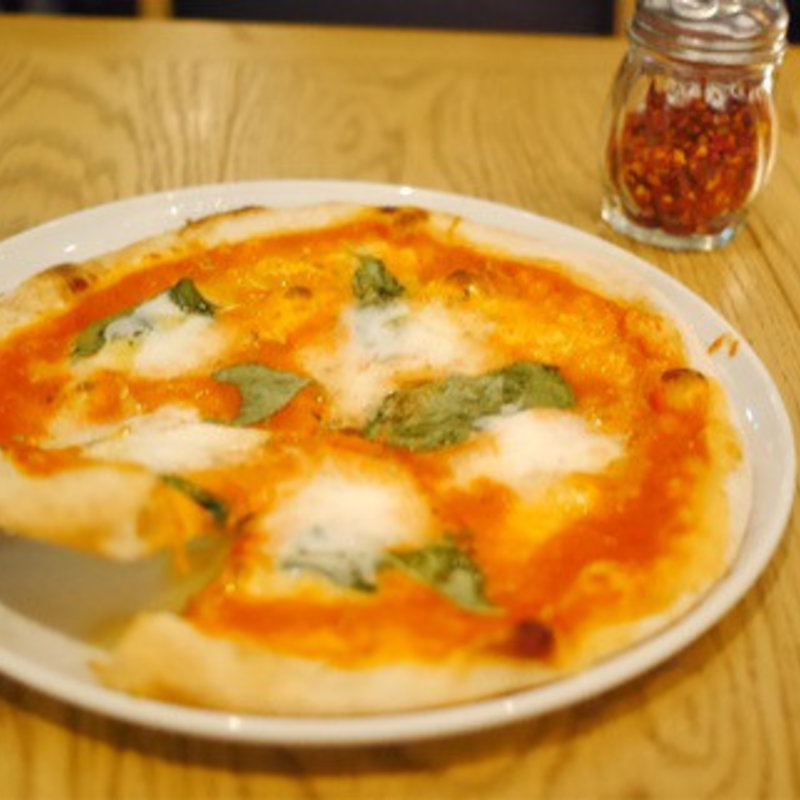 水牛のモッツァレラチーズのマルゲリータ(T.Y.HARBOR)