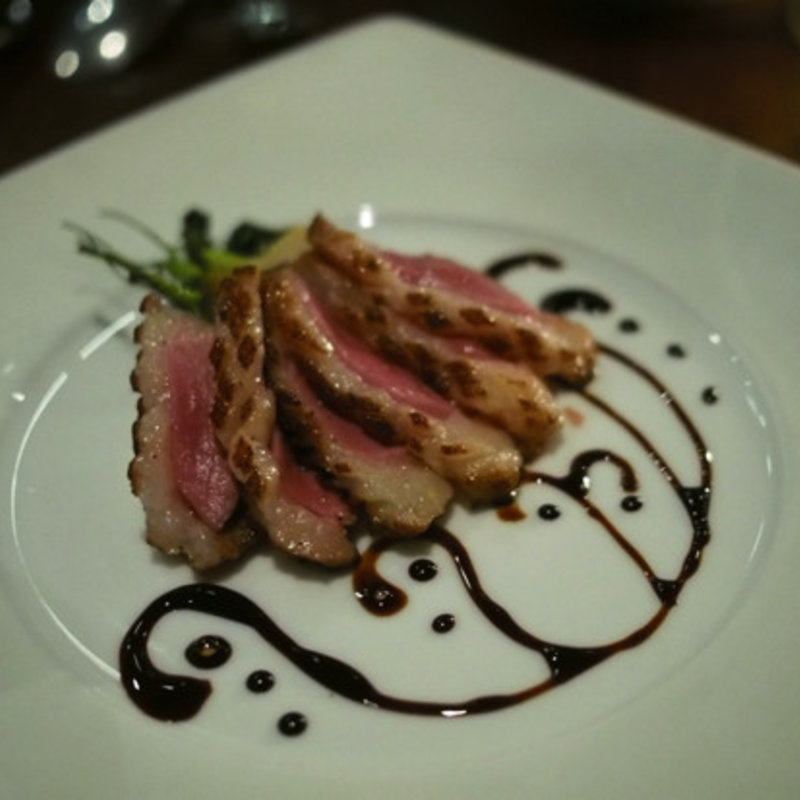 フランス産鴨肉のソテー熟成バルサミコソース(Terrace Dining TANGO)