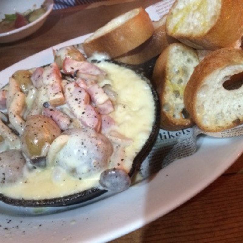 チーズフォンデュの溶岩焼き(TBE Brewing)