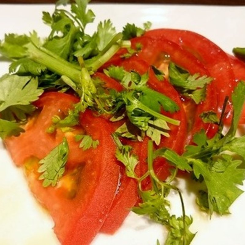 トマトサラダ(THAIFOOD DINING&BAR　マイペンライ )