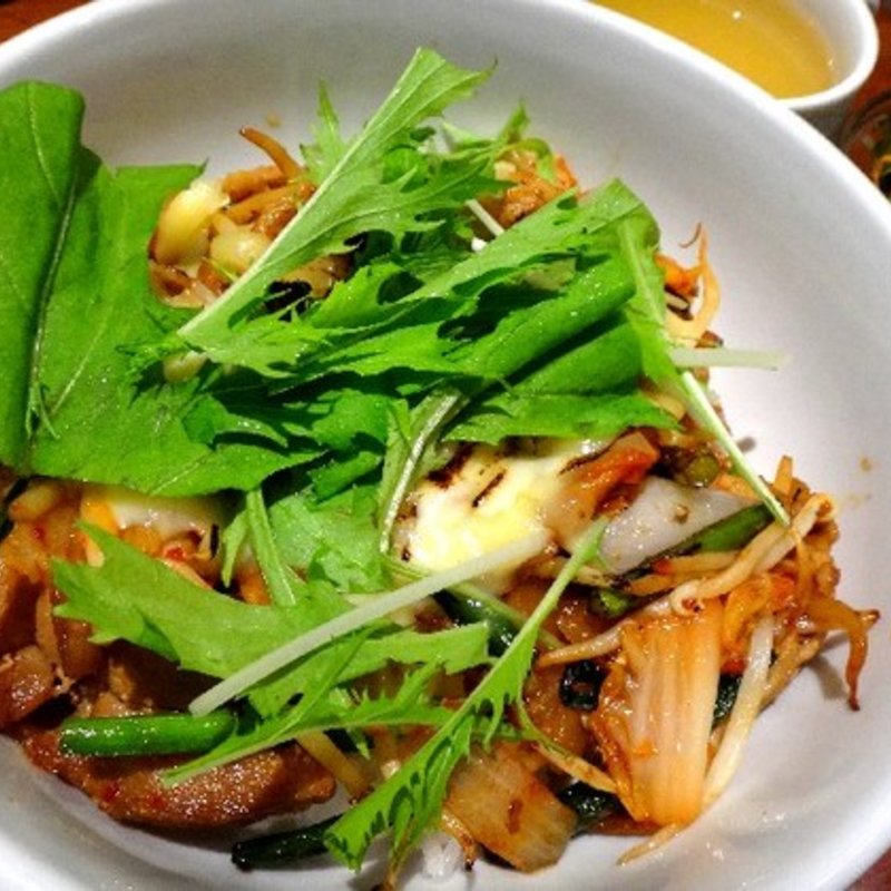 スタミナ　豚キムチーズ丼(THE CAMP CAFE & GRILL)