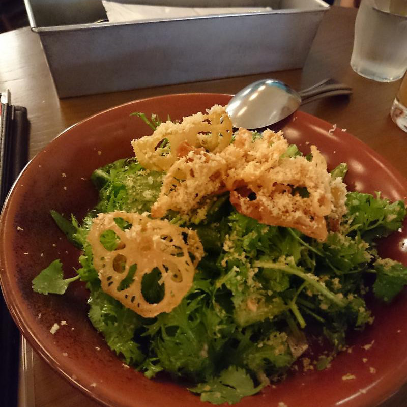 香り野菜のサラダ、クルミ風味(THE THEATRE TABLE)