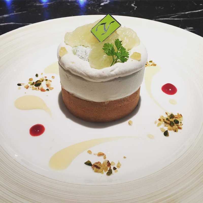 ダンデリオン(Toshi Yoroizuka Mid Town (トシ ヨロイヅカ ミッドタウン))