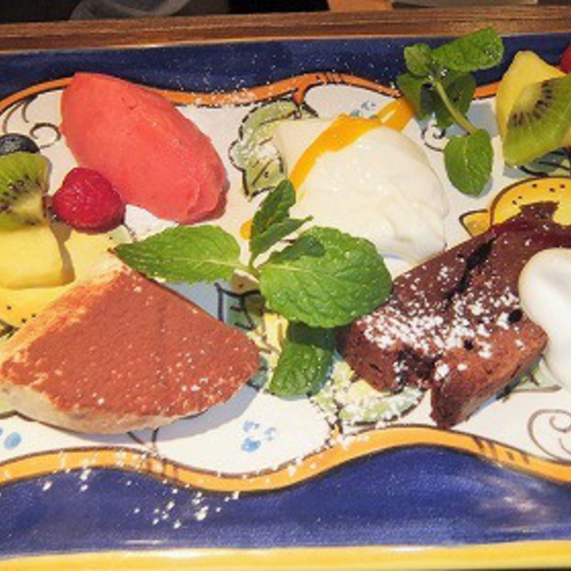 デザートの盛り合わせ(トラットリアエピッツェリアデサリータ 赤坂)