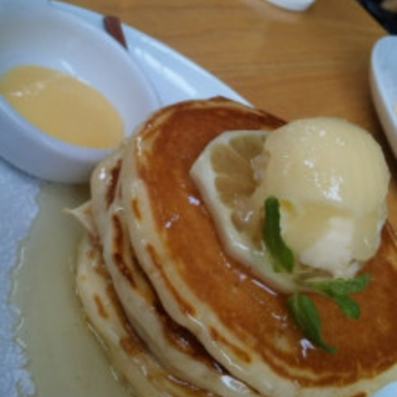 ハニーバターレモンパンケーキ(uzna omom b one )