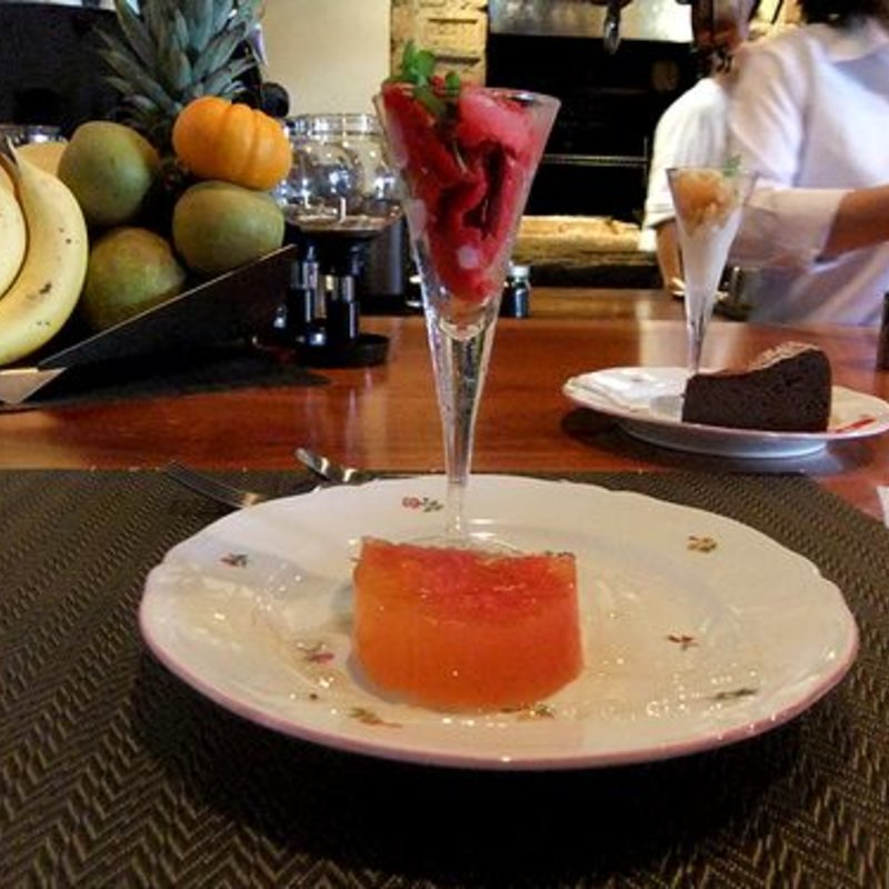 木苺のシャーベットとグレープフルーツのゼリー(イル ガシーヨ)