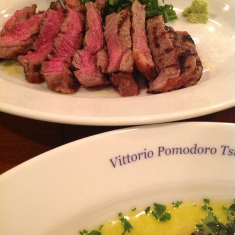 牛肉の炭火焼(Vittorio Pomodoro Tsukiji （ヴィットリオポモドーロ ツキジ【旧店名】Con Brio）)