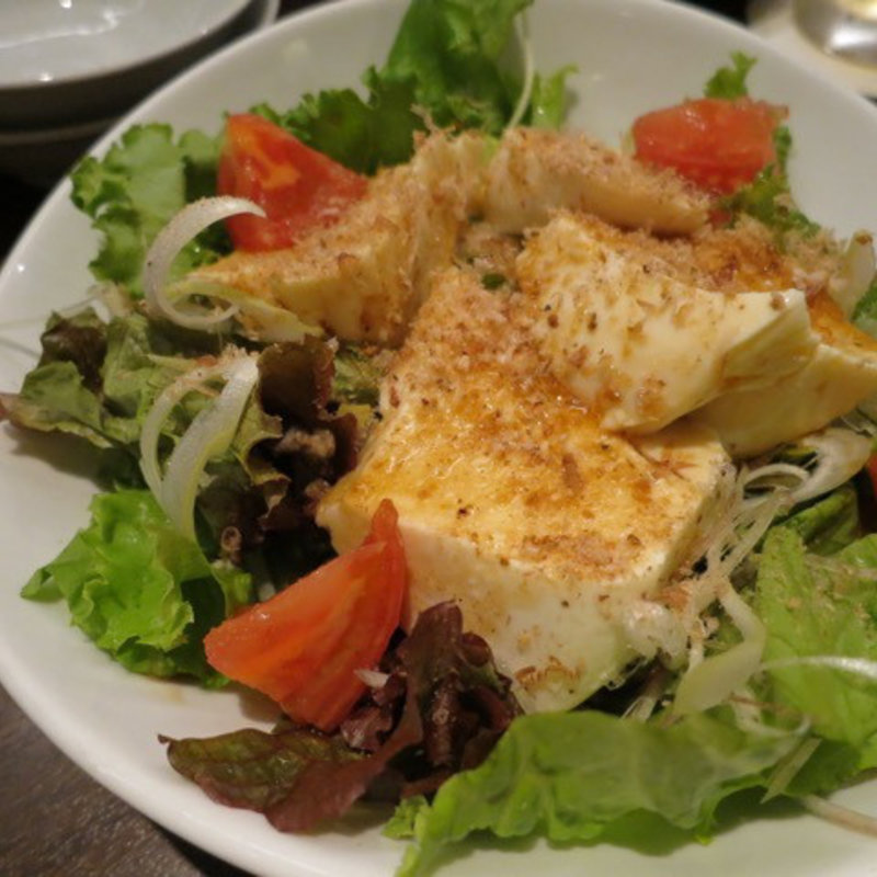 お豆腐のサラダ(WARAIYA 門前仲町店)
