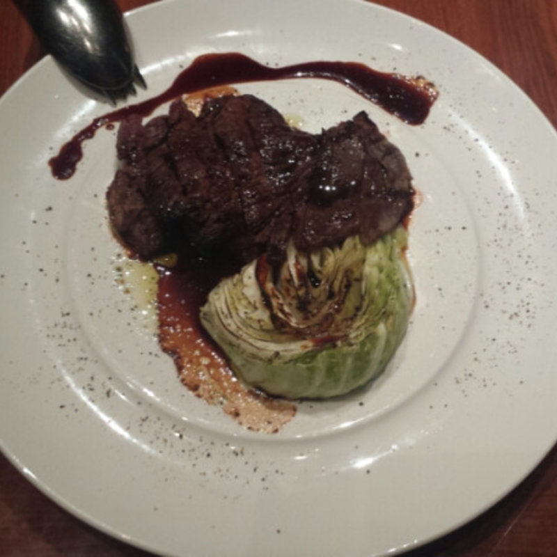 牛ハラミ肉の炭火焼き“バベットステーキ(ＷＡＺＡ銀座)