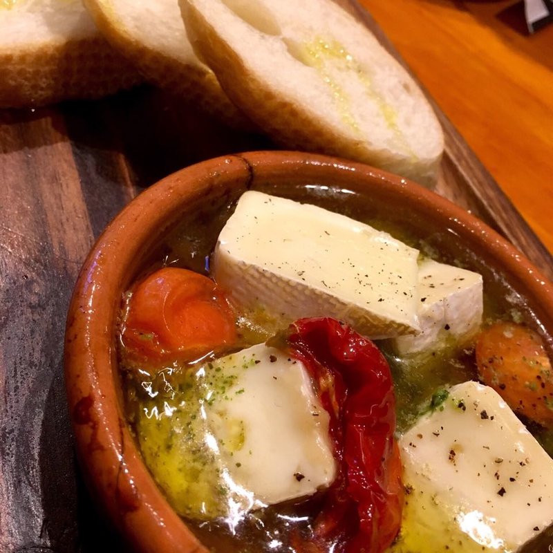 カマンベールチーズのアヒージョ(GRILL KING （グリルキング）)