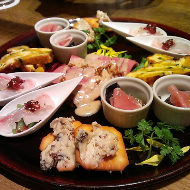 ウイスキーマリアージュを愉しめる前菜5種盛り合わせ(WWW.W)