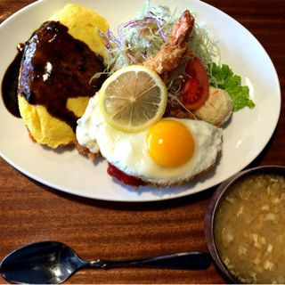 LUNCH E(Yo-shoku OKADA （ヨウショク オカダ）)
