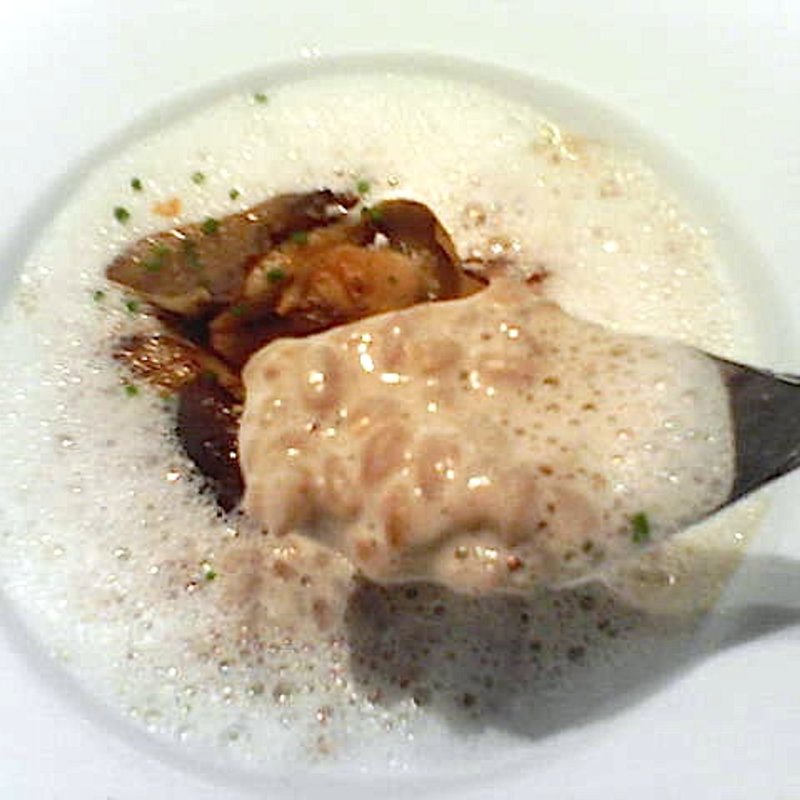 冷茸とスペルト小麦のリゾット ベーコンの泡を添えて(ア・ニュ)