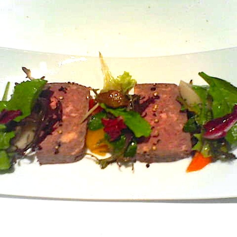 鹿のテリーヌ グレックレギューム添え(ア・ニュ)