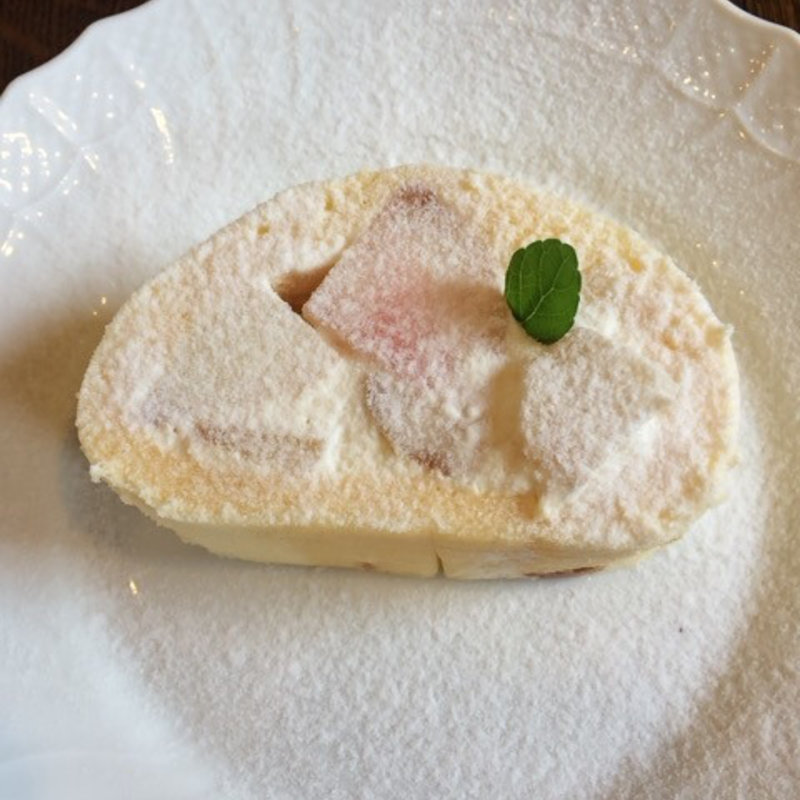 桃のﾛｰﾙｹｰｷ(ｱｰﾙｶﾌｪ)