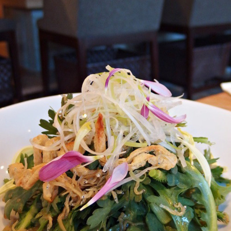 春菊と揚げじゃこのサラダ(あえん 目白店 )