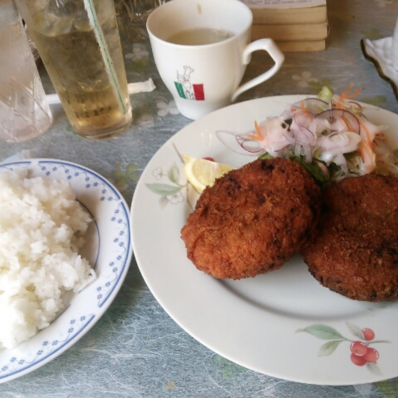 メンチカツ定食(あかい自転車)