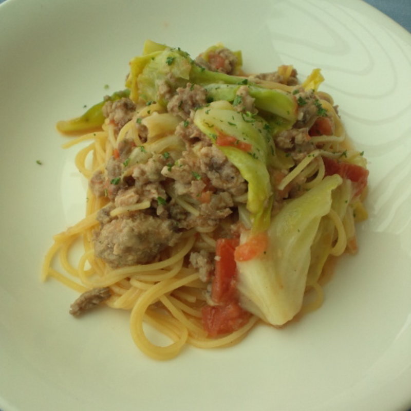 キャベツとソーセージのパスタ(アクアマーレ)