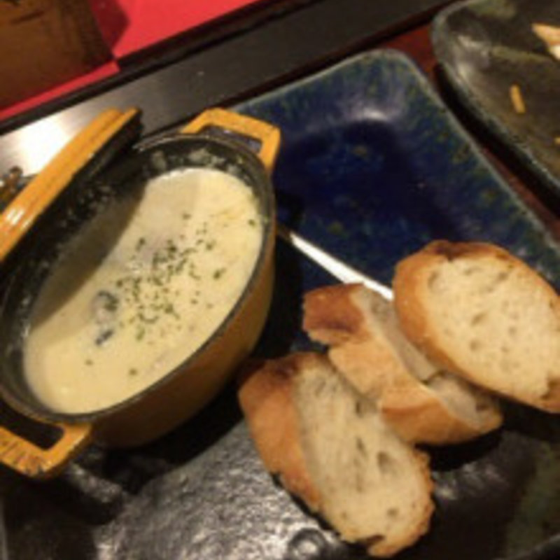 牡蠣のクリームオイル煮・バケット添え(あじさわ)