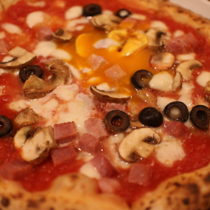 カプリチョーザ(アッツケ ピッツァ （AZZ' CHE PIZZA）)