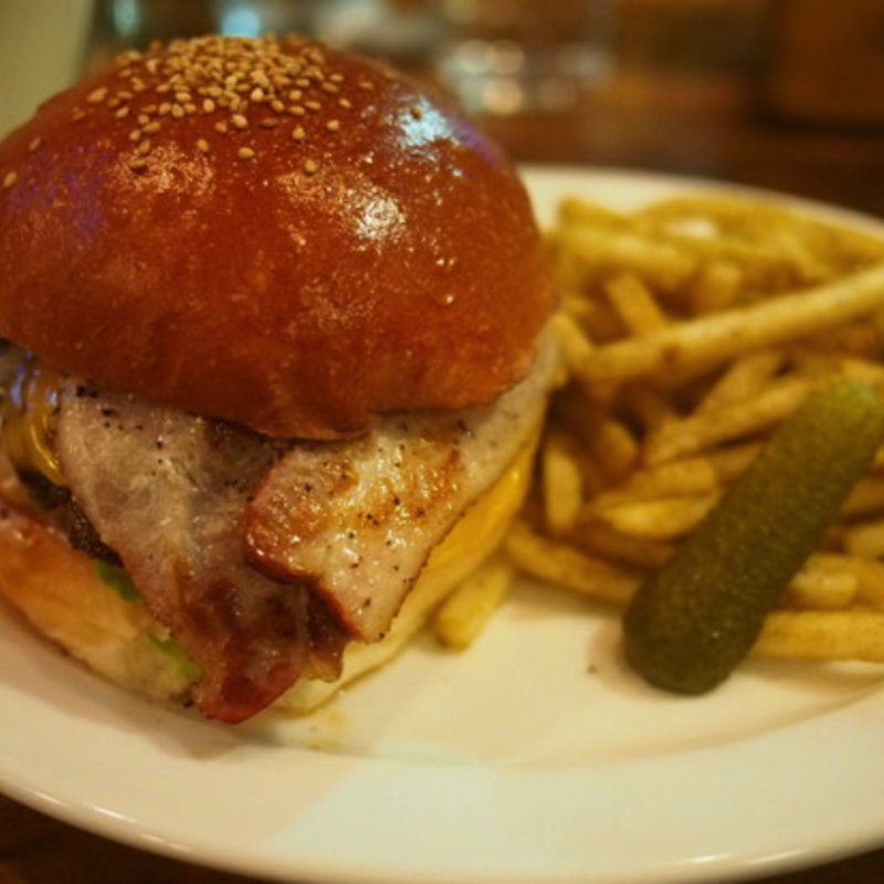 ベーコンチーズバーガー(アップルビー （Apple Bee）)