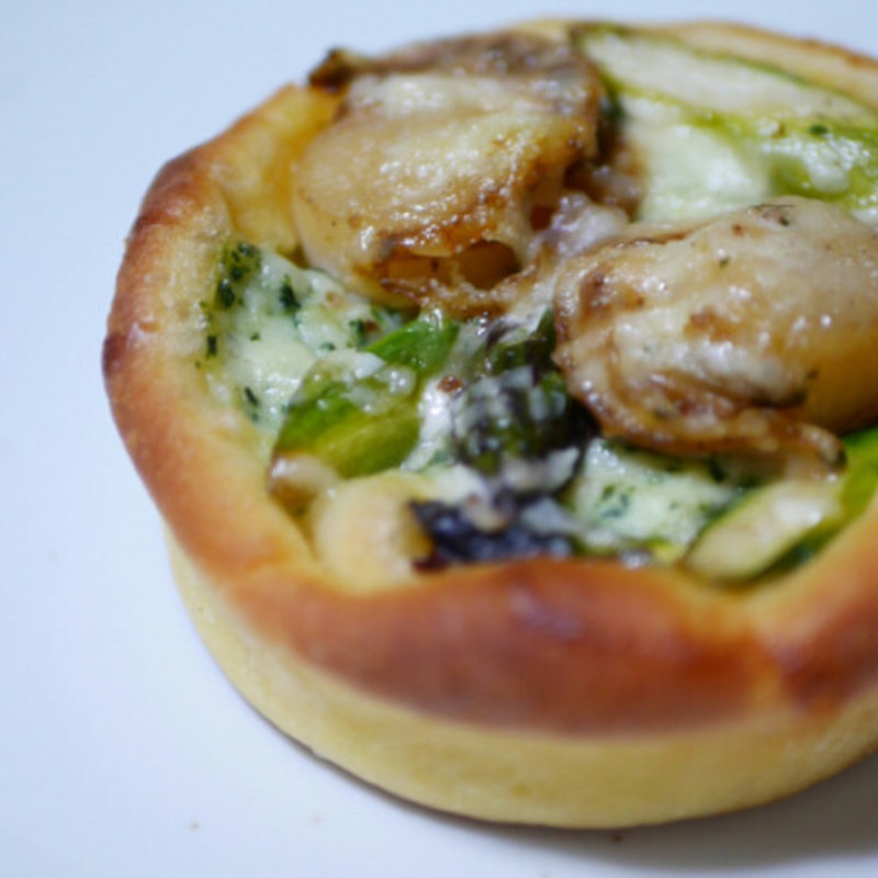 ホタテとアスパラのブリオッシュ(アドゥマン （Ademain）)