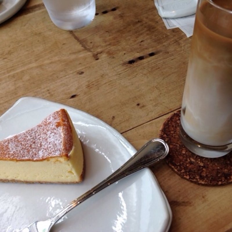 ケーキセット（水出しアイスカフェオレ）(アトリエ・モリヒコ)