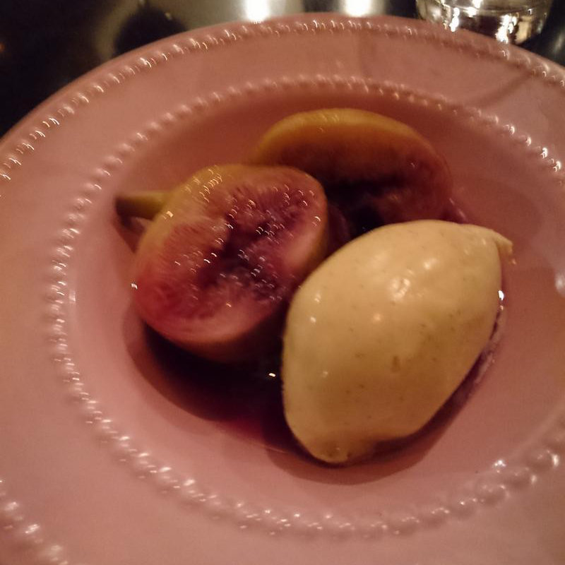 イチジクのコンポート、バニラアイス添え(アベス （Abbesse）)