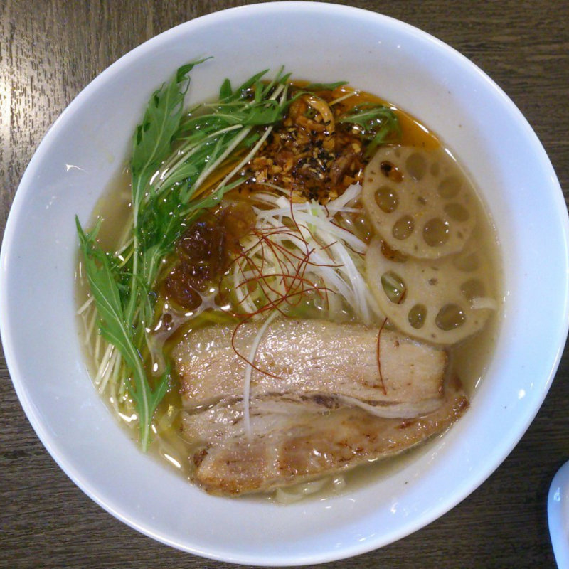 次世代和風　ペペロンチーノ仕立てのしおらぅめん(らぅめん考房ありがた屋)