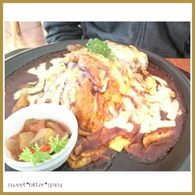 ハンバーグオムライス・チーズ焼き(アリンコモウダッシュ)