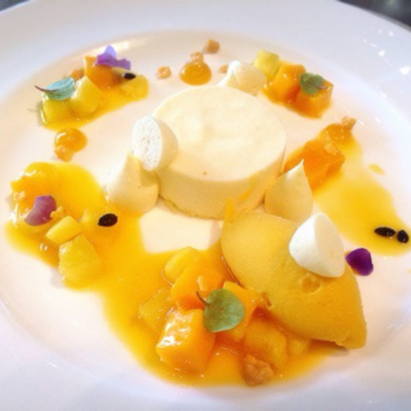 マンゴーとパッションフルーツのティラミス(Armani/Ristorante)