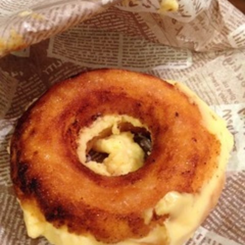 クリームブリュレドーナッツ(アン ドゥ ドーナツ 新宿アルタ店 （un deux donut）)