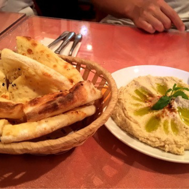 ピタパンとひよこ豆のペースト(アンカラ （ANKARA）)