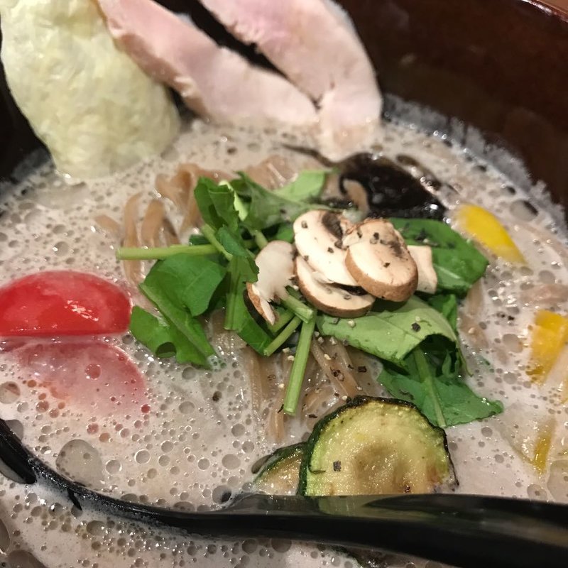 特製キノコのベジソバ(ソラノイロ トンコツ＆キノコ)