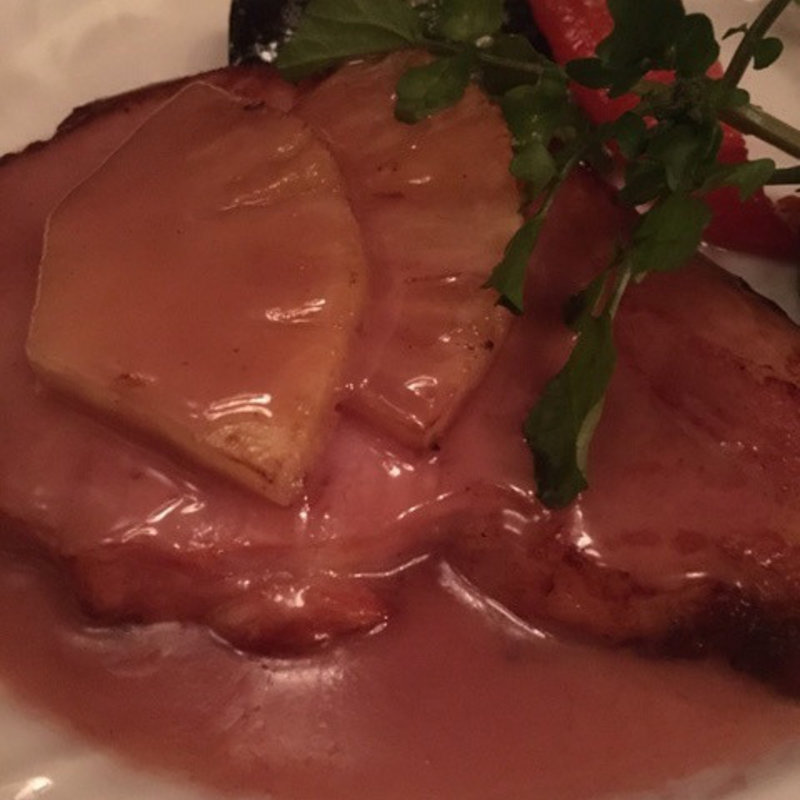 ハムステーキ　デミグラスソースがけ(サントリーラウンジイーグル)