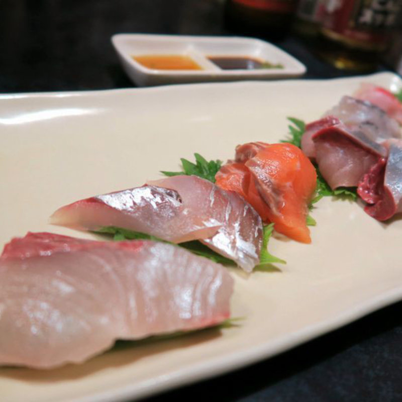 造り盛6種（カンパチ・あじ・生サーモン・ぶり・飛魚・金目鯛）(いそかわ )