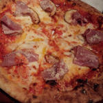 生ハムとイチヂクのピザ(イタリアンバルウオキン池袋)