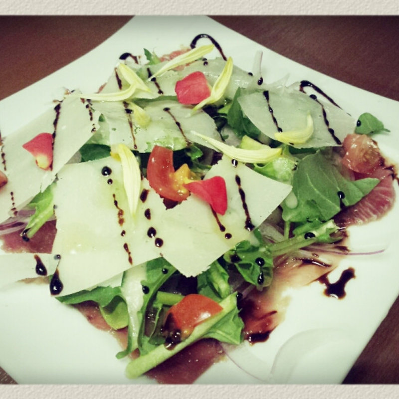 鮪頬裏肉のカルパッチョ(イタリアンバルワインと泡の店33)