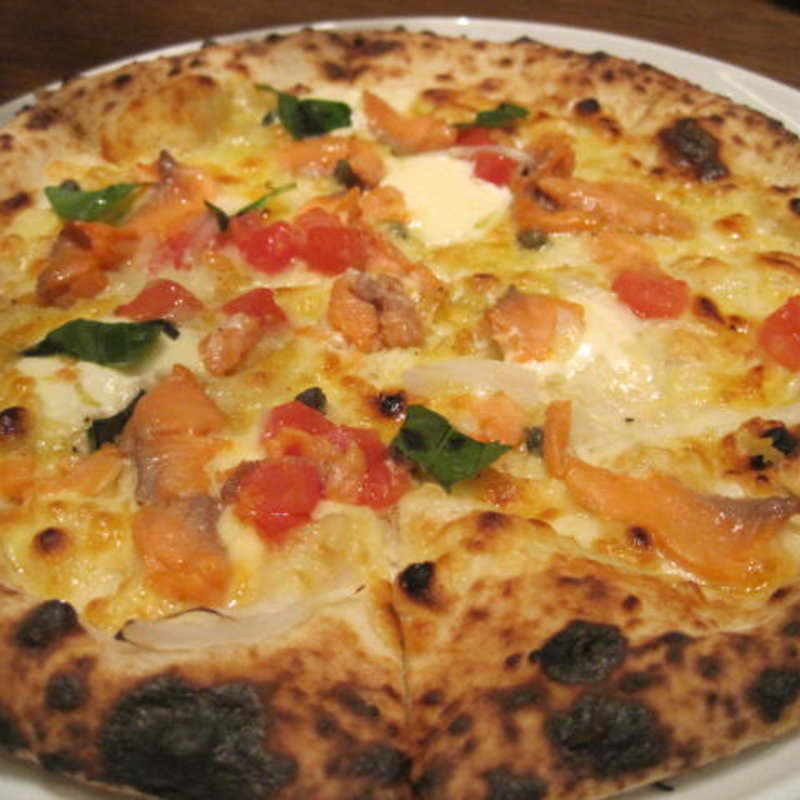 サーモンクリームピザ(イタリア食堂 nono)