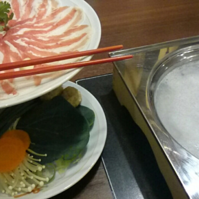 黒豚しゃぶしゃぶ(いちにぃさん 札幌店)