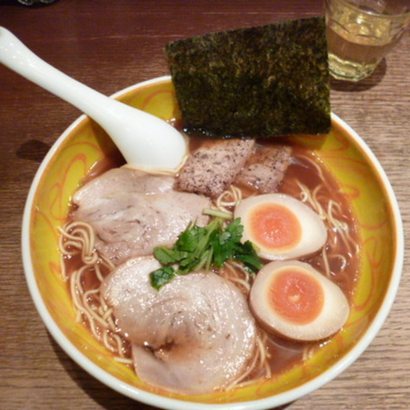 三年熟成醤油三種入りラーメン(いちばんや )