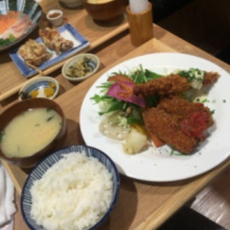 カニクリームコロッケ＆エビフライ定食(いっかく食堂 天神店)